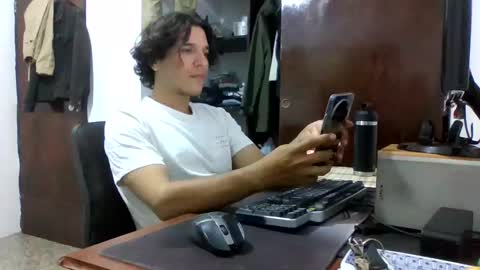 Snapshot of firefeelings chatting on January 6, 12:59 am Ricardo online show from January 6, 12:59 am