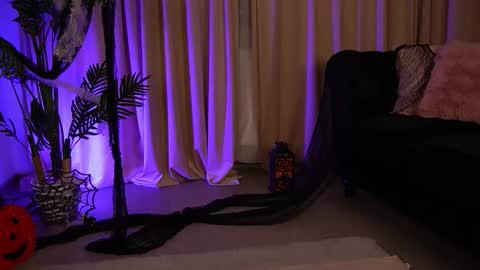 Snapshot of firesbomb777 chatting on October 29, 8:27 am Fires Bomb 777 online show from October 29, 8:27 am