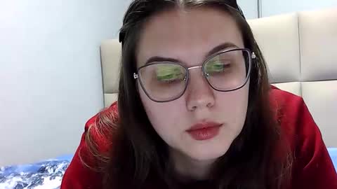 Sara online show from April 19, 7:05 pm