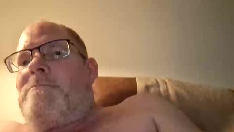 Snapshot of fishingaroundforanything chatting on January 9, 9:48 am Hercomeonmyface online show from January 9, 9:48 am