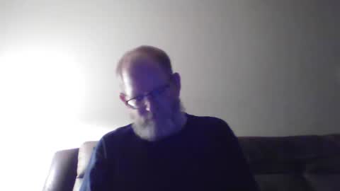 Snapshot of fishingaroundforanything chatting on February 7, 10:29 am Hercomeonmyface online show from February 7, 10:29 am