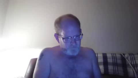 Snapshot of fishingaroundforanything chatting on February 23, 1:46 am Hercomeonmyface online show from February 23, 1:46 am