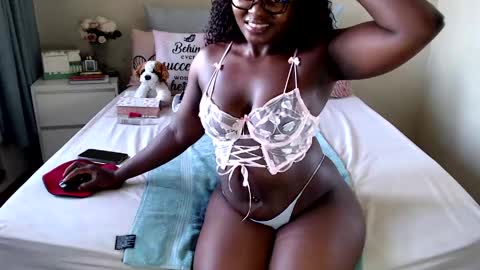 Snapshot of fitblair66_ chatting on May 3, 1:50 pm fitblair66_ online show from May 3, 1:50 pm