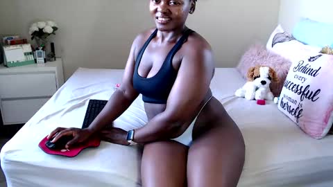 Snapshot of fitblair66_ chatting on May 15, 12:12 pm fitblair66_ online show from May 15, 12:12 pm