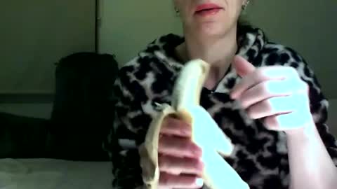 Snapshot of fitbut chatting on December 29, 5:22 pm Fitbut online show from December 29, 5:22 pm