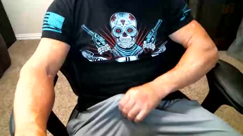 fitguy40 online show from February 11, 8:47 pm