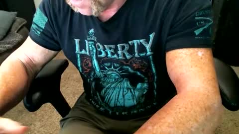 fitguy40 online show from April 1, 9:34 pm