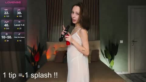 Snapshot of fixielu chatting on October 16, 9:54 am im Linda please give me thumbs up online show from October 16, 9:54 am