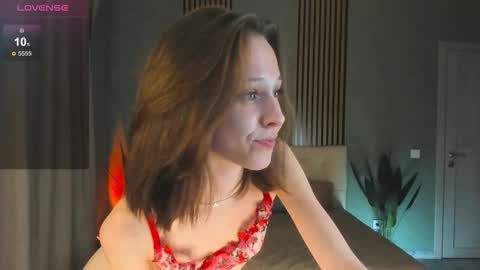 Snapshot of fixielu chatting on November 4, 10:03 am im Linda please give me thumbs up online show from November 4, 10:03 am