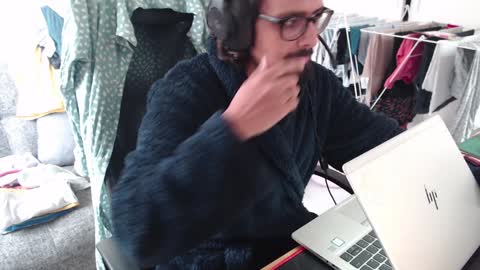 Snapshot of fizz6572 chatting on December 12, 9:30 am fizz6572 online show from December 12, 9:30 am