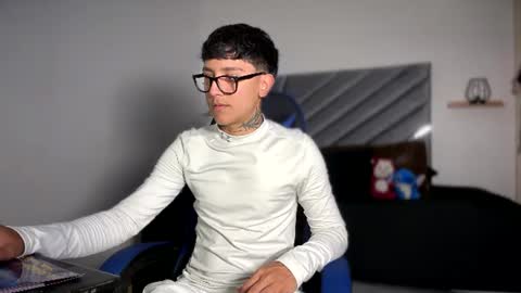 fj_araujo online show from June 19, 11:30 pm