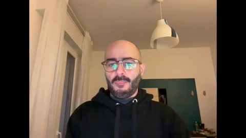 Snapshot of fla85 chatting on February 17, 5:10 pm Fla is short for Flavio online show from February 17, 5:10 pm