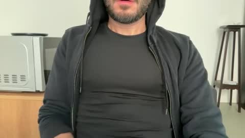 Snapshot of fla85 chatting on October 19, 11:33 am Fla is short for Flavio online show from October 19, 11:33 am