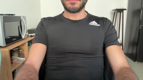 Snapshot of fla85 chatting on November 6, 11:11 am Fla is short for Flavio online show from November 6, 11:11 am