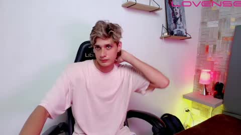 Flaquito online show from April 6, 9:05 pm