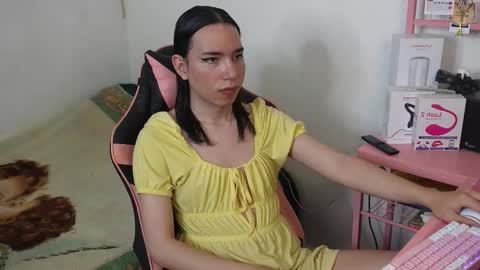 Snapshot of flaream_angel chatting on November 8, 5:45 pm Alexa online show from November 8, 5:45 pm