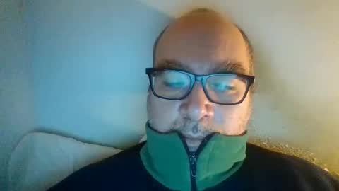 Snapshot of flashdreaming chatting on January 12, 10:26 pm Carlo online show from January 12, 10:26 pm