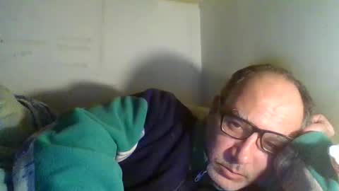Snapshot of flashdreaming chatting on April 3, 9:13 pm Carlo online show from April 3, 9:13 pm