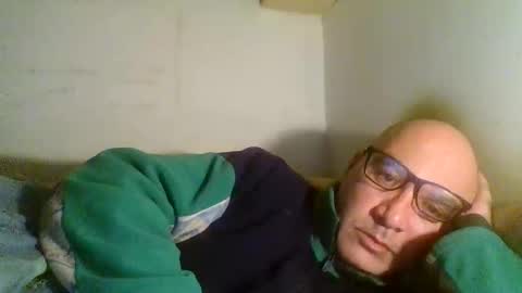 Snapshot of flashdreaming chatting on April 5, 9:01 pm Carlo online show from April 5, 9:01 pm