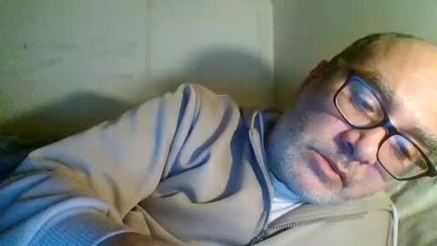 Snapshot of flashdreaming chatting on May 18, 8:47 pm Carlo online show from May 18, 8:47 pm