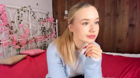 Snapshot of fletahargenrader chatting on November 14, 10:14 am Amina online show from November 14, 10:14 am