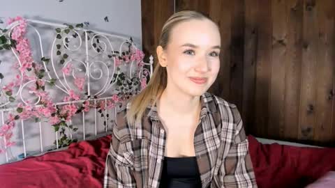 Amina online show from November 22, 8:35 am