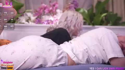 Snapshot of flexylover_ chatting on December 5, 6:15 pm Im nude naked fuck lovense online show from December 5, 6:15 pm