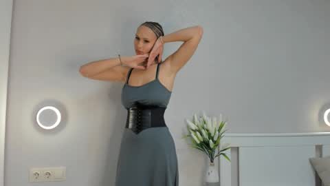 Doloras online show from September 29, 7:51 pm