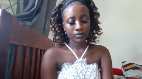 flirty_arrya online show from April 10, 11:15 am