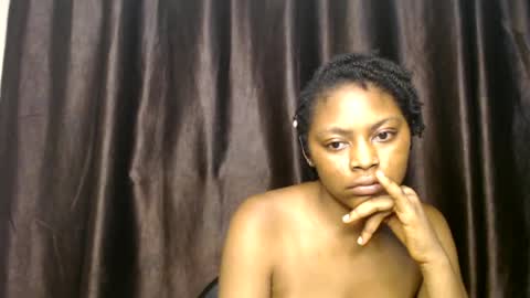 Snapshot of flirty_xxbonny chatting on June 15, 1:30 am flirty_xxbonny online show from June 15, 1:30 am