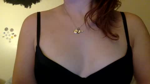 Snapshot of floraexploration chatting on December 23, 12:25 am floraexploration online show from December 23, 12:25 am