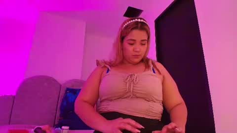 Flordecayena  online show from July 13, 3:09 am