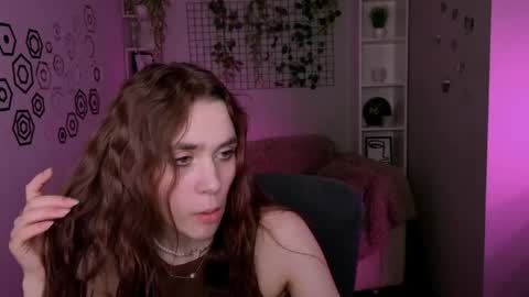 florence_barker online show from May 7, 11:26 am