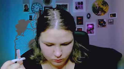 florenceanderson_ online show from October 6, 9:29 am