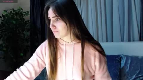 Snapshot of flouvet chatting on October 29, 7:43 am Flouvet online show from October 29, 7:43 am