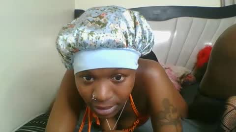 Snapshot of flower443864 chatting on February 9, 11:09 pm flower443864 online show from February 9, 11:09 pm