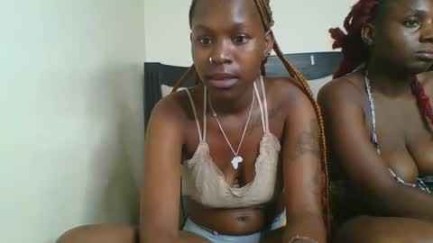 Snapshot of flower443864 chatting on February 17, 1:02 am flower443864 online show from February 17, 1:02 am