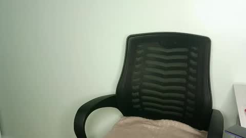 flower748 online show from April 10, 4:23 pm