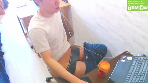 flowerbox online show from March 9, 2:07 am