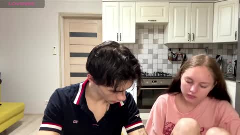 flowerscouple online show from April 5, 4:20 am