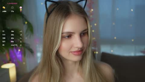 Adeline online show from December 23, 8:22 am