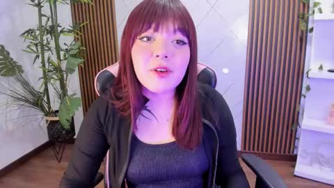 Snapshot of fluffy_bubble21 chatting on February 12, 4:12 am FLUFFY BUBBLE online show from February 12, 4:12 am