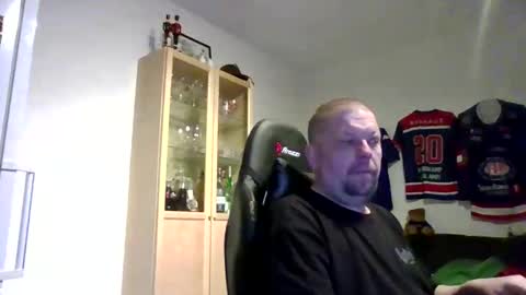 fluffy_espen online show from March 17, 5:33 am