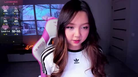 Snapshot of fluffy_rose chatting on November 21, 2:21 am Rose online show from November 21, 2:21 am