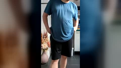 fluffybutt_ online show from June 17, 5:47 pm