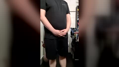 fluffybutt_ online show from June 25, 4:44 pm