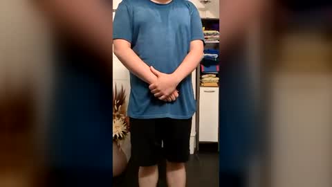 fluffybutt_ online show from July 4, 9:10 pm