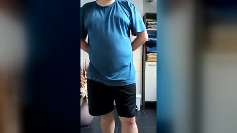 fluffybutt_ online show from July 14, 5:29 pm