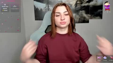 Snapshot of flufyfoxx chatting on June 18, 12:44 am Lina online show from June 18, 12:44 am