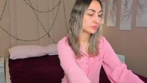fly_ari online show from June 5, 1:56 am